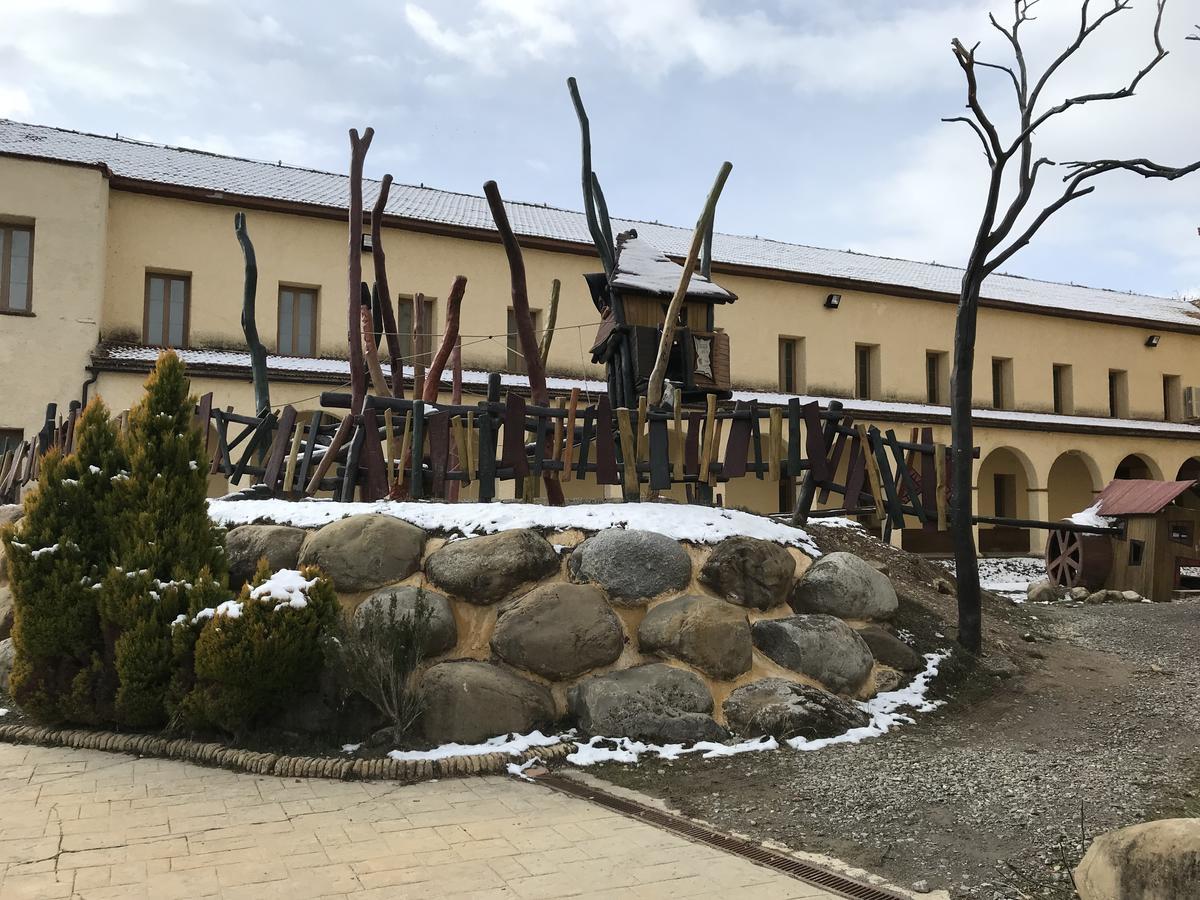 Albergue Pirenarium Sabinanigo Exterior photo