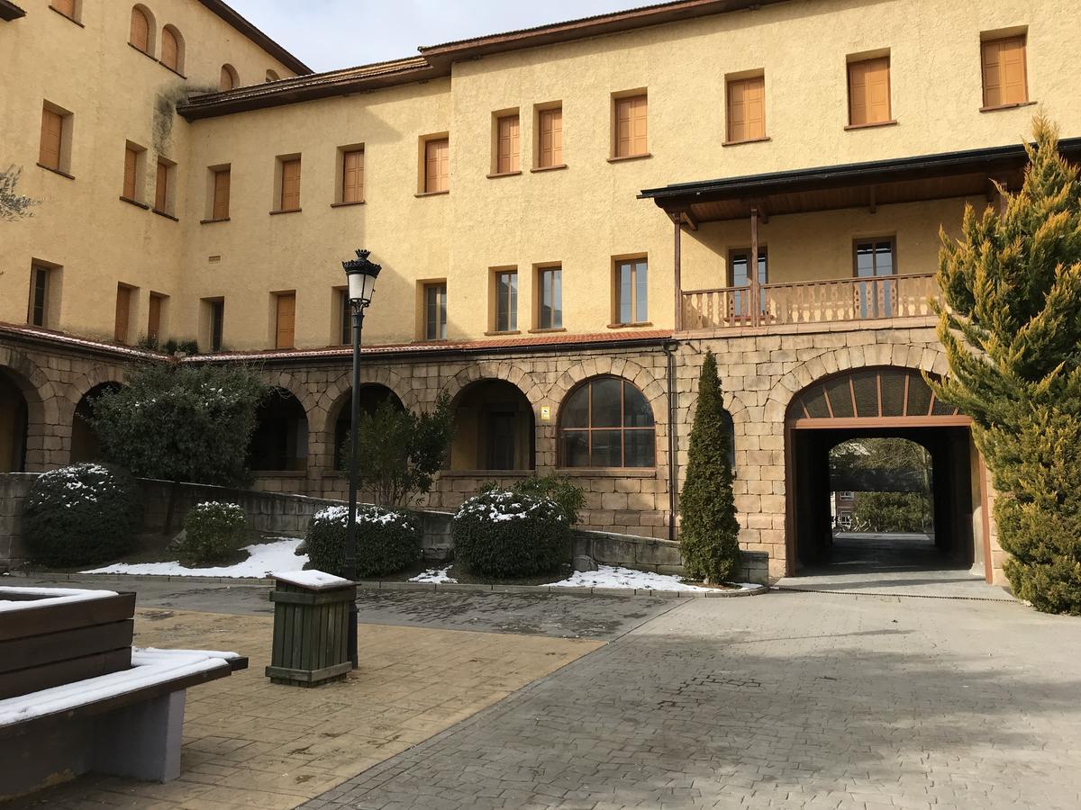 Albergue Pirenarium Sabinanigo Exterior photo